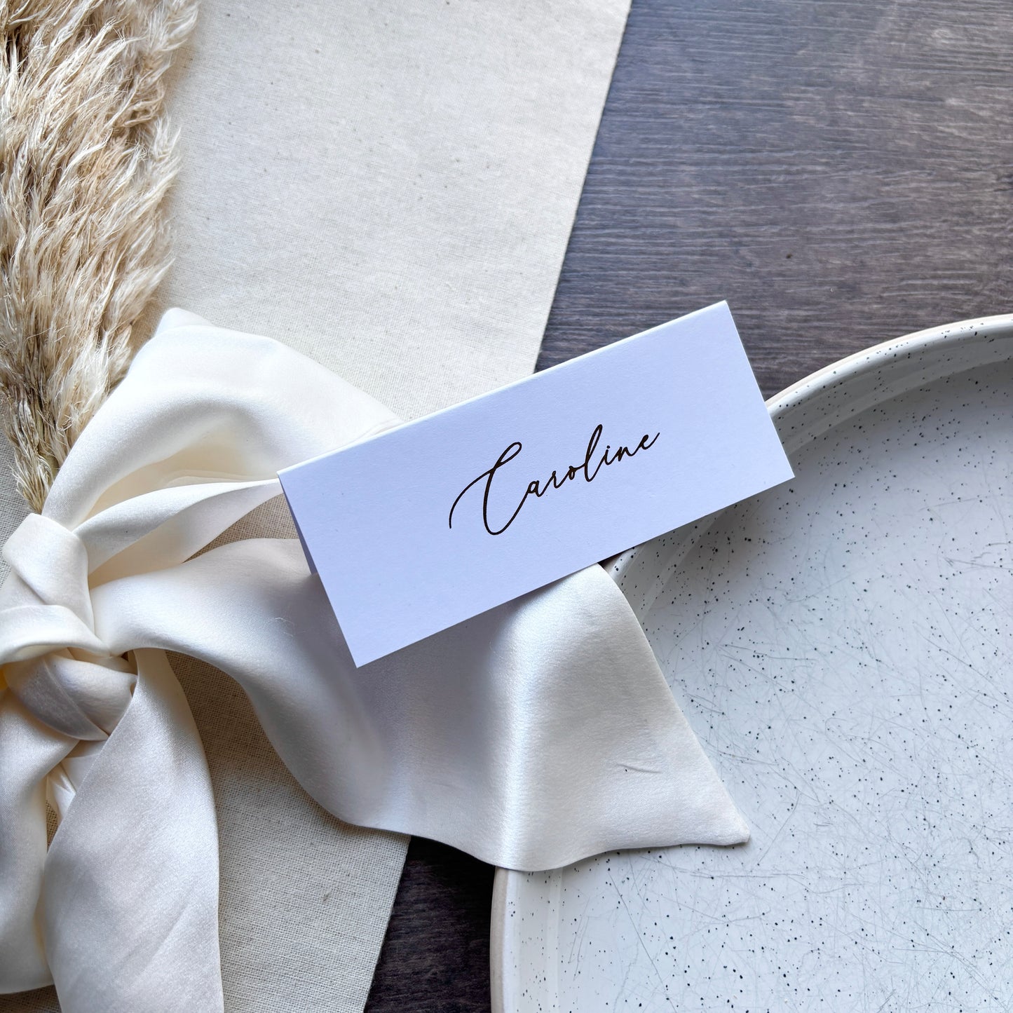 ARI - Folded personalised foiled place cards