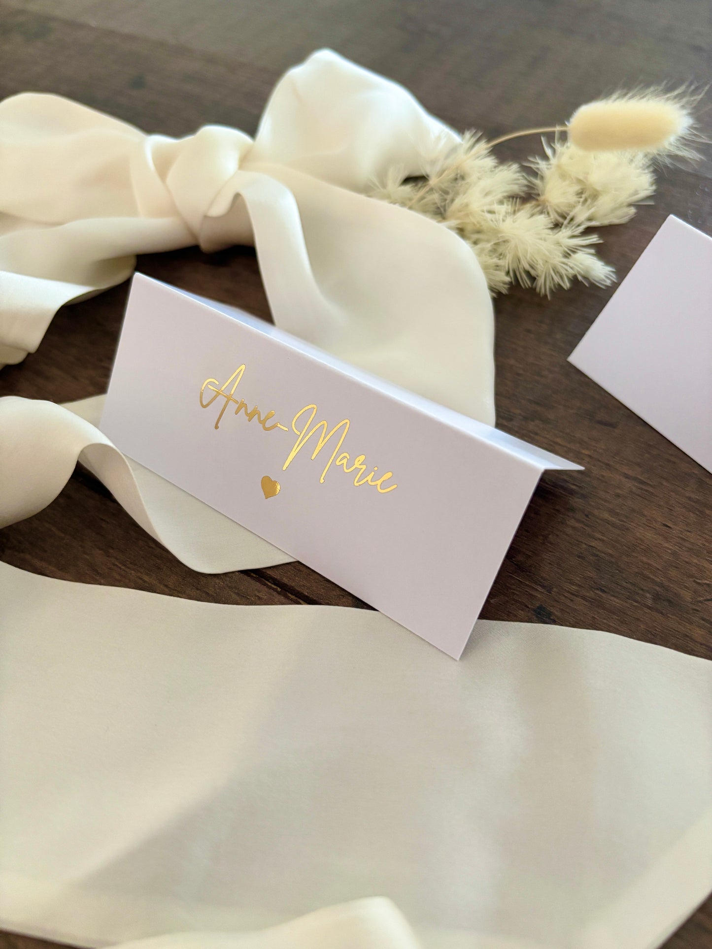 Folded Foil Place Cards – Personalised with Guest Name & Heart / Style Eva