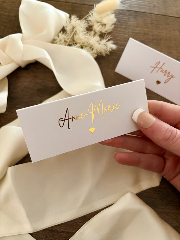 Folded Foil Place Cards – Personalised with Guest Name & Heart / Style Eva