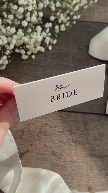 Folded Printed Place Cards – Wedding Name Cards with foliage / Style Grace